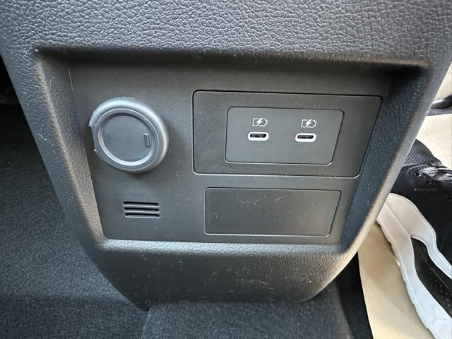 ルークス Ｘ　快適パック　エマージェンシーブレーキ　アラウンドビューモニター　ＬＥＤヘッドランプ　パワースライドドア　リヤシーリングファン　ロールサンシェード　パーソナルテーブル　ＵＳＢ電源ポート　届出済未使用車（22枚目）