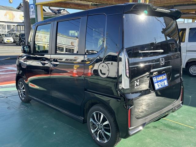 Ｎ－ＢＯＸカスタム ベースグレード　ホンダセンシング　ＬＥＤヘッドランプ　パワースライドドア　電子制御パーキングブレーキ　オートブレーキホールド機能　運転席・助手席シートヒーター　ロールサンシェード　スマートキー　届出済未使用車（5枚目）