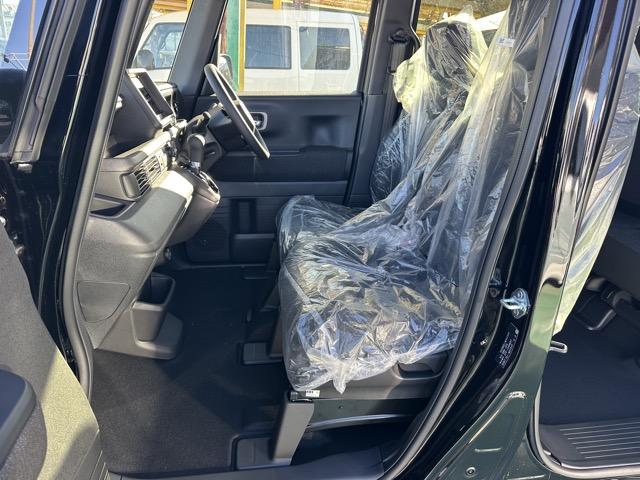 Ｎ－ＢＯＸカスタム ベースグレード　ホンダセンシング　ＬＥＤヘッドランプ　パワースライドドア　電子制御パーキングブレーキ　オートブレーキホールド機能　運転席・助手席シートヒーター　ロールサンシェード　スマートキー　届出済未使用車（6枚目）