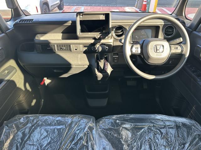 Ｎ－ＢＯＸカスタム ベースグレード　ホンダセンシング　ＬＥＤヘッドランプ　パワースライドドア　電子制御パーキングブレーキ　オートブレーキホールド機能　運転席・助手席シートヒーター　ロールサンシェード　スマートキー　届出済未使用車（8枚目）
