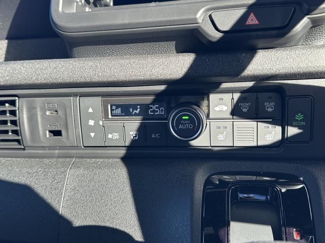Ｎ－ＢＯＸカスタム ベースグレード　ホンダセンシング　ＬＥＤヘッドランプ　パワースライドドア　電子制御パーキングブレーキ　オートブレーキホールド機能　運転席・助手席シートヒーター　ロールサンシェード　スマートキー　届出済未使用車（19枚目）