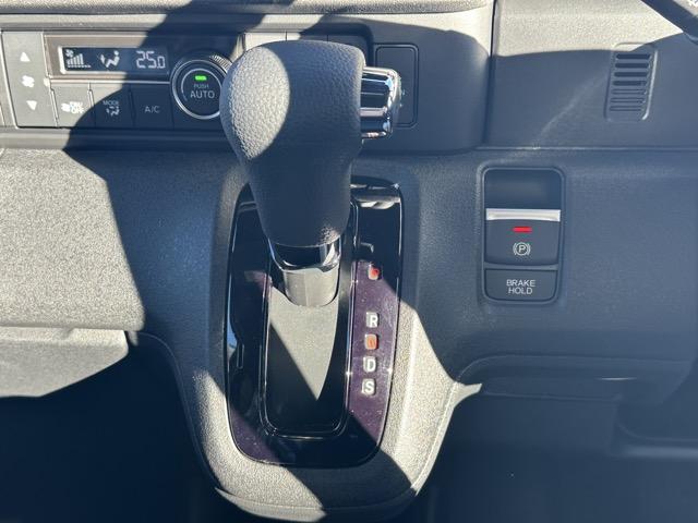 Ｎ－ＢＯＸカスタム ベースグレード　ホンダセンシング　ＬＥＤヘッドランプ　パワースライドドア　電子制御パーキングブレーキ　オートブレーキホールド機能　運転席・助手席シートヒーター　ロールサンシェード　スマートキー　届出済未使用車（20枚目）