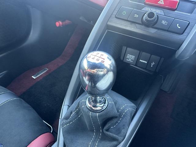 Ｓ６６０ モデューロＸ　６ＭＴ　シティーブレーキアクティブシステム　センターディスプレー　チタン製シフト　アルカンターラ×本革巻ステアリング　スポーツレザーシート　シートヒーター　ＭｏｄｕｌｏＸ専用インテリア＆エクステリア（24枚目）