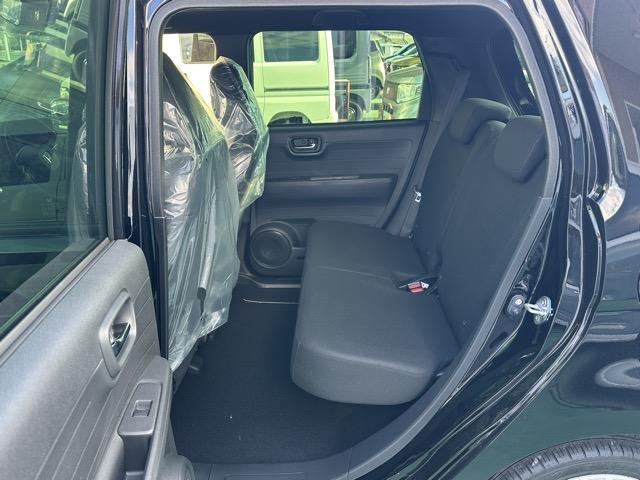 Ｎ－ＯＮＥ ＲＳ　新型　６ＭＴ　ホンダセンシング　フルＬＥＤヘッドライト　電子制御パーキングブレーキ　オートブレーキホールド機能　運転席＆助手席シートヒーター　本革巻ステアリング＆シフトノブ　届出済未使用車（7枚目）