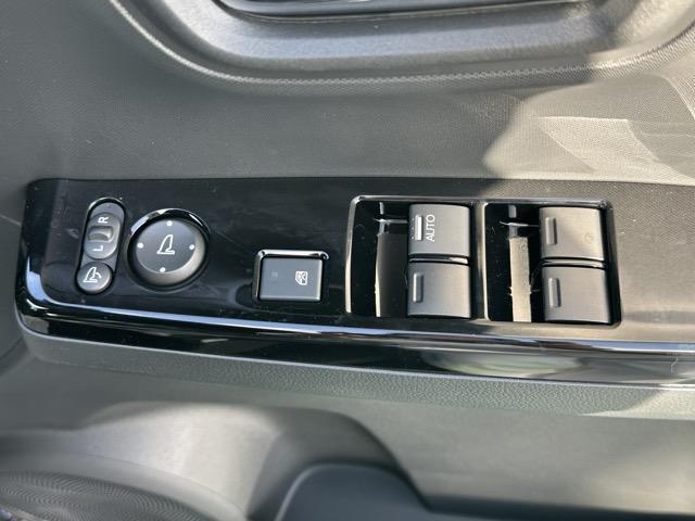 Ｎ－ＯＮＥ ＲＳ　新型　６ＭＴ　ホンダセンシング　フルＬＥＤヘッドライト　電子制御パーキングブレーキ　オートブレーキホールド機能　運転席＆助手席シートヒーター　本革巻ステアリング＆シフトノブ　届出済未使用車（14枚目）