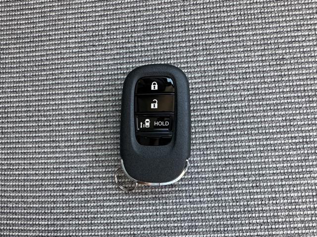 Ｎ－ＢＯＸ ベースグレード　走行距離１０９ｋｍ　ホンダセンシング　ＬＥＤヘッドライト　パワースライドドア　電子制御パーキングブレーキ　オートブレーキホールド機能　運転席・助手席シートヒーター　ロールサンシェード　ディーラー試乗車（28枚目）