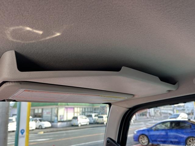 キャンター 全低床強化ダンプ　５ＭＴ　３ｔ全低床強化ダンプ　バックカメラ付き　フォグランプ　電動格納ドアミラー　スマートキー　ＬＥＤヘッドライト　Ｂｌｕｅｔｏｏｔｈオーディオ　パワーウィンドー　アイドリングストップ　オートライト（9枚目）