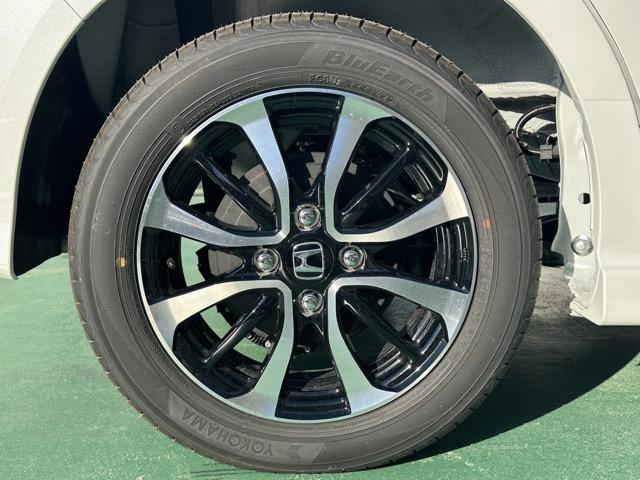 Ｎ－ＢＯＸカスタム コーディネートスタイル　ホンダセンシング　ＬＥＤヘッド＆フォグランプ　両側パワースライドドア　電子制御パーキングブレーキ　オートブレーキホールド機能　運転席・助手席シートヒーター　シートバックテーブル　届出済未使用車（16枚目）