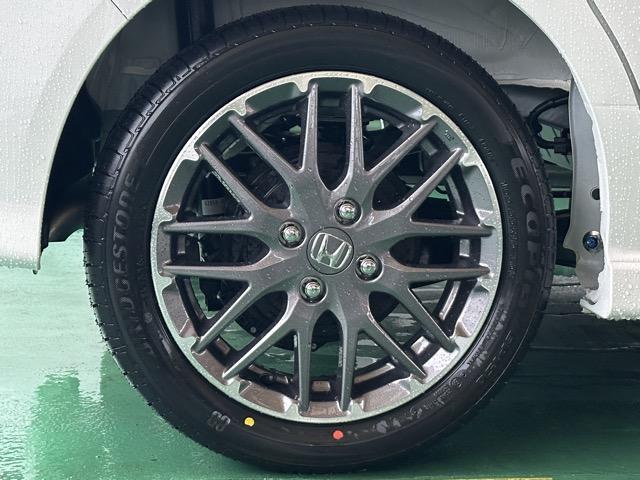 Ｎ－ＢＯＸカスタム ターボ　ホンダセンシング　ダイレクトプロジェクション式フルＬＥＤヘッドライト　両側パワースライドドア　電子制御パーキングブレーキ　オートブレーキホールド機能　運転席＆助手席シートヒーター　届出済未使用車（15枚目）