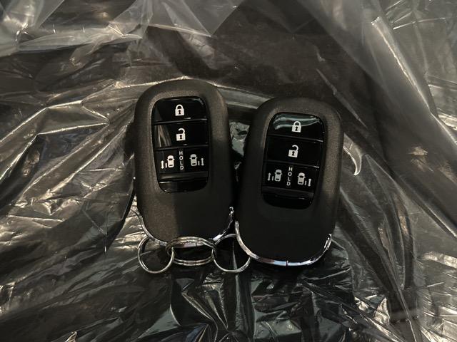 Ｎ－ＢＯＸカスタム ターボ　ホンダセンシング　ダイレクトプロジェクション式フルＬＥＤヘッドライト　両側パワースライドドア　電子制御パーキングブレーキ　オートブレーキホールド機能　運転席＆助手席シートヒーター　届出済未使用車（28枚目）