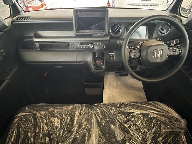 Ｎ－ＢＯＸカスタム ターボ　ホンダセンシング　ダイレクトプロジェクション式フルＬＥＤヘッドライト　両側パワースライドドア　電子制御パーキングブレーキ　オートブレーキホールド機能　運転席＆助手席シートヒーター　届出済未使用車（8枚目）