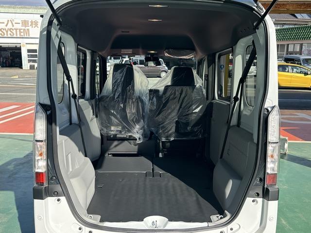 Ｎ－ＶＡＮ ｅ： ｅ：　Ｌ４　スマートキー　両側スライドドア　フルオートエアコン　シートヒーター　ＵＳＢ充電ソケット　オートクルーズコントロール　電動格納ドアミラー　パワーウィンドー　衝突被害軽減ブレーキ　届出済未使用車（12枚目）