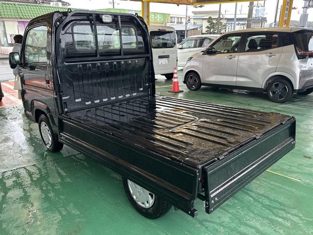 アクティトラック タウン　走行距離４９ｋｍ　４ＷＤ　５ＭＴ　ガードパイプ付鳥居　助手席用ＳＲＳエアバッグシステム　ＡＭ／ＦＭチューナー付ＣＤプレーヤー　キーレスエントリー　パワーウィンドウ　パワードアロック　荷台作業灯（9枚目）