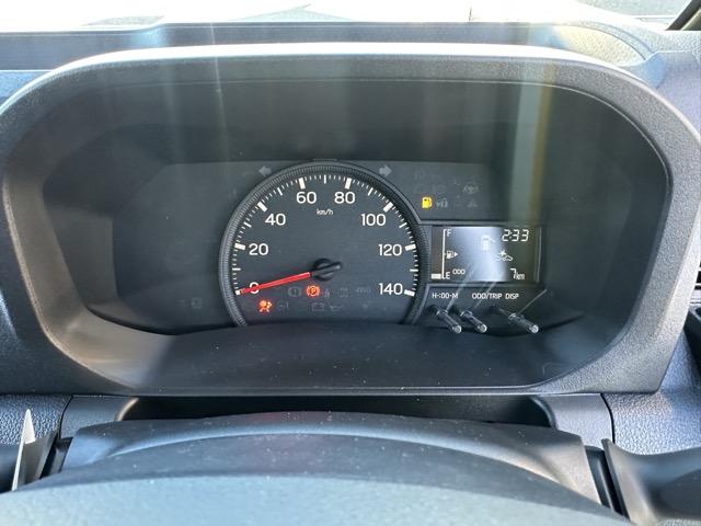 ハイゼットトラック スタンダード　２ＷＤ　５ＭＴ　純正ラジオ　衝突被害軽減ブレーキ　クリアランスソナー　アイドリングストップ　オートライト　エアコン　パワステ　届出済未使用車（20枚目）