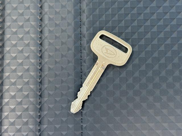 ハイゼットトラック スタンダード　農用スペシャル　４ＷＤ　ＣＶＴ　純正ラジオ　作業灯　衝突被害軽減ブレーキ　クリアランスソナー　アイドリングストップ　オートライト　エアコン　パワステ　届出済未使用車（23枚目）