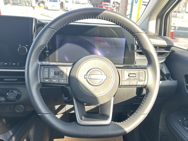 ノート オーテック クロスオーバー ナビゲーション アラウンドビューモニター ETC デジタルインナーミラー スマートキー LEDヘッドライト フルオートエアコン 革巻きハンドル オートクルーズコントロール ルーフレール フォグランプ(8枚目)