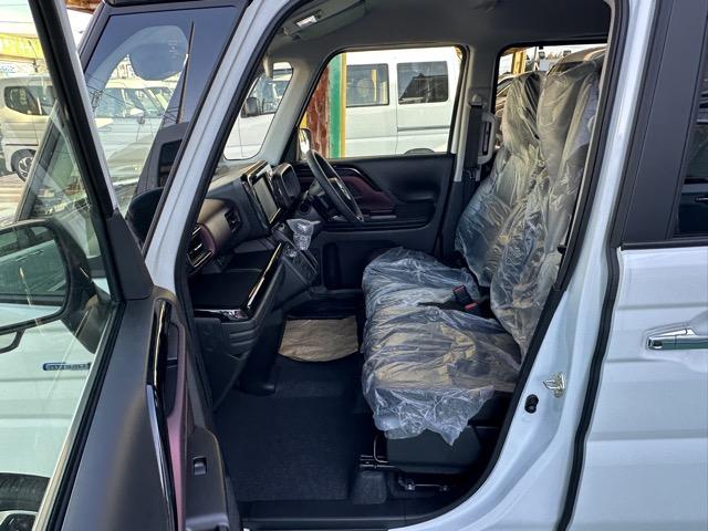 スペーシアカスタム ハイブリッドXSターボ 4WD スマートキー LEDヘッドライト 両側パワースライドドア フルオートエアコン シートヒーター&ハンドルヒーター ロールサンシェード シートバックテーブル サーキュレーター 届出済未使用車(6枚目)