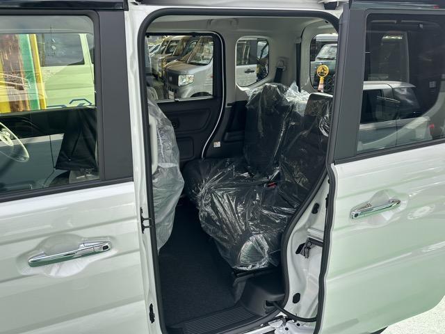 スペーシアカスタム ハイブリッドＸＳターボ　スマートキー　ＬＥＤヘッドライト　両側パワースライドドア　フルオートエアコン　シートヒーター＆ハンドルヒーター　ロールサンシェード　シートバックテーブル　サーキュレーター　届出済未使用車（7枚目）