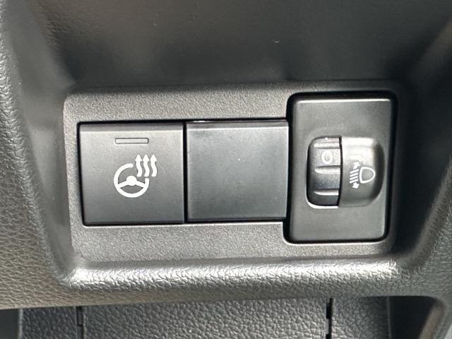 スペーシアカスタム ハイブリッドＸＳターボ　スマートキー　ＬＥＤヘッドライト　両側パワースライドドア　フルオートエアコン　シートヒーター＆ハンドルヒーター　ロールサンシェード　シートバックテーブル　サーキュレーター　届出済未使用車（19枚目）