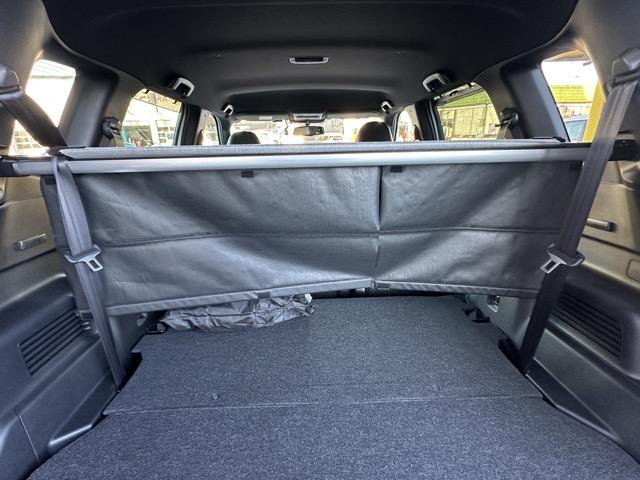 アウトランダーＰＨＥＶ Ｐ　７人乗り　純正ナビゲーション　アラウンドビューモニター　ＥＴＣ　マイパイロット　シートヒーター＆ハンドルヒーター　パワーシート　パワーバックドア　スマートキー　ＬＥＤヘッドライト　フルオートエアコン（20枚目）