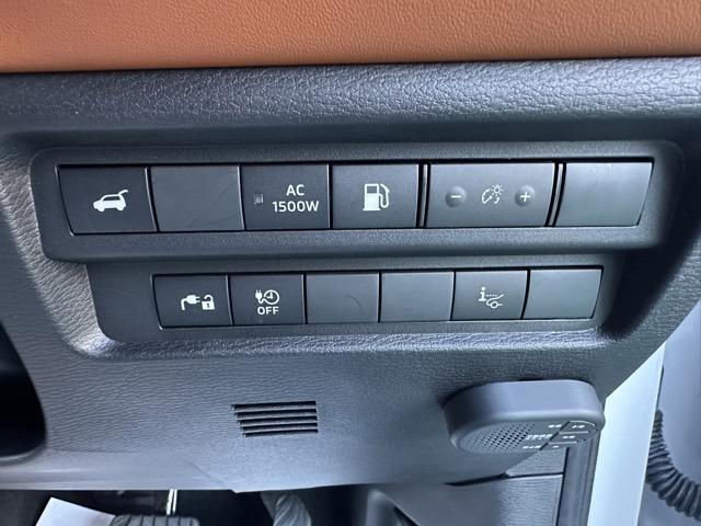 アウトランダーＰＨＥＶ Ｐ　７人乗り　純正ナビゲーション　アラウンドビューモニター　ＥＴＣ　マイパイロット　シートヒーター＆ハンドルヒーター　パワーシート　パワーバックドア　スマートキー　ＬＥＤヘッドライト　フルオートエアコン（25枚目）