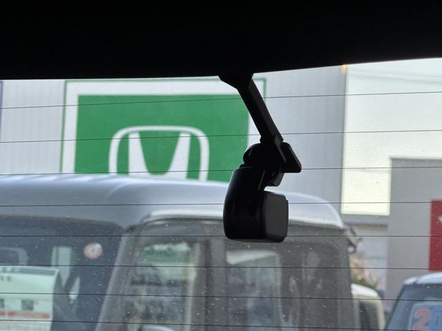 アウトランダーＰＨＥＶ Ｐ　７人乗り　純正ナビゲーション　アラウンドビューモニター　ＥＴＣ　マイパイロット　シートヒーター＆ハンドルヒーター　パワーシート　パワーバックドア　スマートキー　ＬＥＤヘッドライト　フルオートエアコン（47枚目）