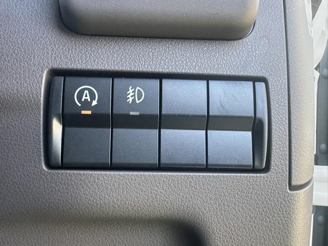 キャンター 全低床　ＡＴ車　２ｔ全低床平ボディ　バックカメラ　フォグランプ　電動格納ドアミラー　スマートキー　ＬＥＤヘッドライト　Ｂｌｕｅｔｏｏｔｈオーディオ　パワーウィンドー　アイドリングストップ　オートライト（19枚目）