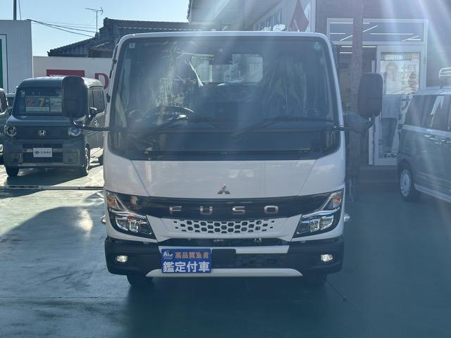 キャンター 全低床　ＡＴ車　２ｔ全低床平ボディ　バックカメラ　フォグランプ　電動格納ドアミラー　スマートキー　ＬＥＤヘッドライト　Ｂｌｕｅｔｏｏｔｈオーディオ　パワーウィンドー　アイドリングストップ　オートライト（31枚目）