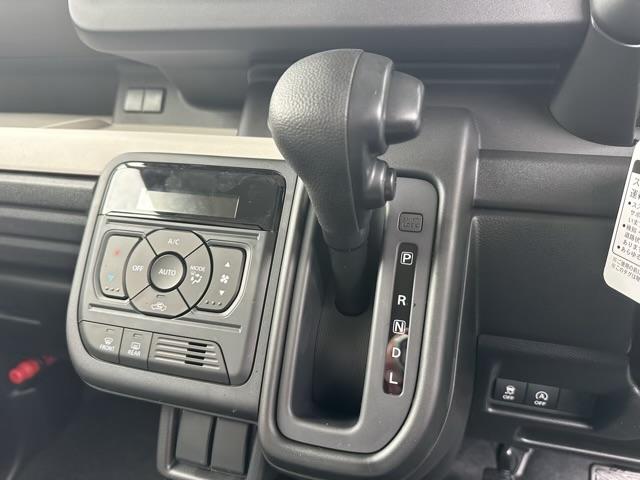 スペーシア ハイブリッドＧ　スマートキー　ＬＥＤヘッドライト　両側スライドドア　フルオートエアコン　ステアリングスイッチ　電動格納ドアミラー　前後パワーウィンドー　衝突被害軽減ブレーキ　アイドリングストップ　届出済未使用車（22枚目）