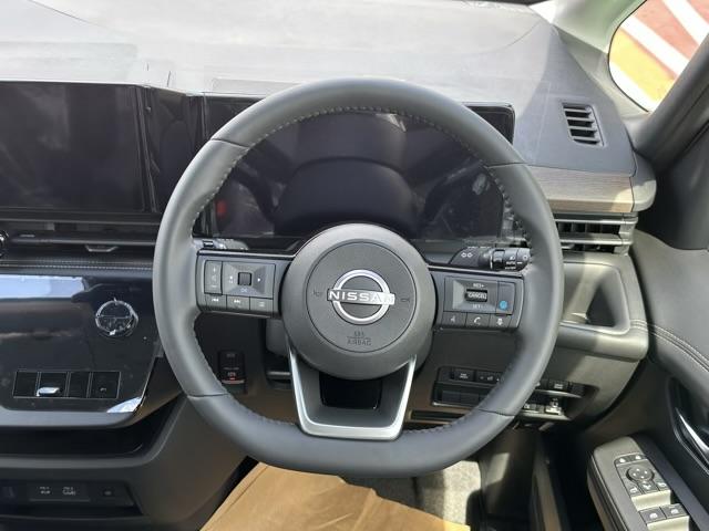 セレナ ｅ－パワー　ハイウェイスターＶ　ＮｉｓｓａｎＣｏｎｎｅｃｔナビゲーションシステム　ホットプラス　ドライブレコーダー（前後）　ＥＴＣ２．０　ワイヤレス充電器　アダプティブＬＥＤ　アラウンドビューモニター　プロパイロット　登録済未使用車（10枚目）