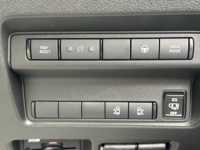 セレナ ｅ－パワー　ハイウェイスターＶ　ＮｉｓｓａｎＣｏｎｎｅｃｔナビゲーションシステム　ホットプラス　ドライブレコーダー（前後）　ＥＴＣ２．０　ワイヤレス充電器　アダプティブＬＥＤ　アラウンドビューモニター　プロパイロット　登録済未使用車（24枚目）