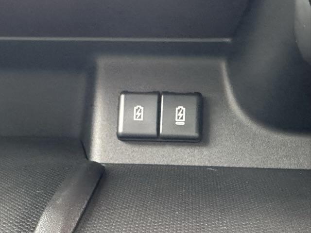 スペーシアカスタム ハイブリッドＧＳ　スマートキー　ＬＥＤヘッドライト　片側パワースライドドア　フルオートエアコン　シートヒーター　ＵＳＢ充電ソケット　ロールサンシェード　オートクルーズコントロール　フォグランプ　届出済未使用車（25枚目）