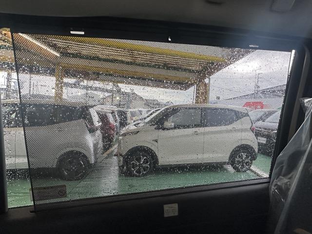 セレナ ｅ－パワー　ハイウェイスターＶ　ＮｉｓｓａｎＣｏｎｎｅｃｔナビゲーションシステム　ホットプラス　ドライブレコーダー（前後）　ＥＴＣ２．０　ワイヤレス充電器　アダプティブＬＥＤ　アラウンドビューモニター　プロパイロット　登録済未使用車（10枚目）