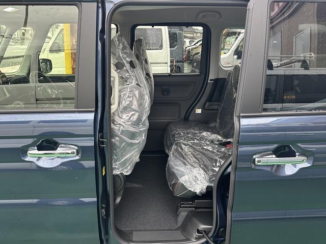 スペーシアカスタム ハイブリッドＸＳ　スマートキー　ＬＥＤヘッドライト　両側パワースライドドア　フルオートエアコン　シートヒーター＆ハンドルヒーター　ロールサンシェード　シートバックテーブル　サーキュレーター　届出済未使用車（7枚目）