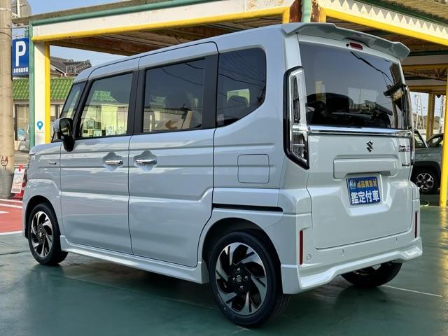 スペーシアカスタム ハイブリッドＸＳ　セーフティサポート　ＬＥＤヘッドランプ　ヘッドアップディスプレイ　電動パーキングブレーキ　パワースライドドア　スリムサーキュレーター　本革巻ステアリング　シート＆ステアリングヒーター　届出済未使用車（5枚目）