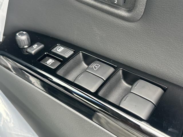 �T�N�R�[�e�B���O�i�_�񎞌���j���y�����ԁ��R�X�C�W�O�O�~�A�R���p�N�g�J�[���S�X�C�W�O�O�~�A�~�j�o�����T�X�C�W�O�O�~�Ŏ{�H�o���܂��B�V�Ԃ̃s�b�J�s�J�̏�Ԃ���蒷���L�[�v���܂��I