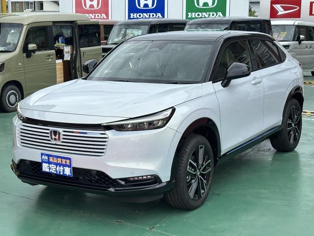 ヴェゼル ｅ：ＨＥＶ　Ｚ・ＰＬａＹパッケージ　パノラマルーフ　内装色／グレージュ　ホンダセンシング　フルＬＥＤヘッドライト　ＨｏｎｄａＣＯＮＮＥＣＴディスプレー＋ＥＴＣ２．０　運転席＆助手席シートヒーター　ステアリングヒーター　登録済未使用車（4枚目）