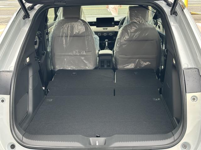 ヴェゼル ｅ：ＨＥＶ　Ｚ・ＰＬａＹパッケージ　パノラマルーフ　内装色／グレージュ　ホンダセンシング　フルＬＥＤヘッドライト　ＨｏｎｄａＣＯＮＮＥＣＴディスプレー＋ＥＴＣ２．０　運転席＆助手席シートヒーター　ステアリングヒーター　登録済未使用車（17枚目）