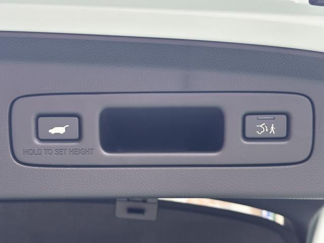 ヴェゼル ｅ：ＨＥＶ　Ｚ・ＰＬａＹパッケージ　パノラマルーフ　内装色／グレージュ　ホンダセンシング　フルＬＥＤヘッドライト　ＨｏｎｄａＣＯＮＮＥＣＴディスプレー＋ＥＴＣ２．０　運転席＆助手席シートヒーター　ステアリングヒーター　登録済未使用車（18枚目）