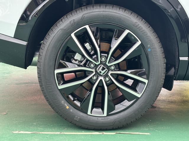 ヴェゼル ｅ：ＨＥＶ　Ｚ・ＰＬａＹパッケージ　パノラマルーフ　内装色／グレージュ　ホンダセンシング　フルＬＥＤヘッドライト　ＨｏｎｄａＣＯＮＮＥＣＴディスプレー＋ＥＴＣ２．０　運転席＆助手席シートヒーター　ステアリングヒーター　登録済未使用車（20枚目）