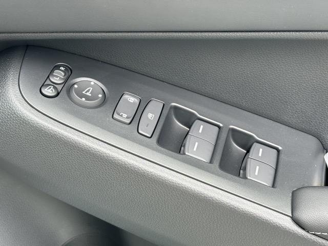 ヴェゼル ｅ：ＨＥＶ　Ｚ・ＰＬａＹパッケージ　パノラマルーフ　内装色／グレージュ　ホンダセンシング　フルＬＥＤヘッドライト　ＨｏｎｄａＣＯＮＮＥＣＴディスプレー＋ＥＴＣ２．０　運転席＆助手席シートヒーター　ステアリングヒーター　登録済未使用車（22枚目）