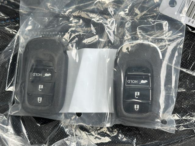 ヴェゼル ｅ：ＨＥＶ　Ｚ・ＰＬａＹパッケージ　パノラマルーフ　内装色／グレージュ　ホンダセンシング　フルＬＥＤヘッドライト　ＨｏｎｄａＣＯＮＮＥＣＴディスプレー＋ＥＴＣ２．０　運転席＆助手席シートヒーター　ステアリングヒーター　登録済未使用車（35枚目）