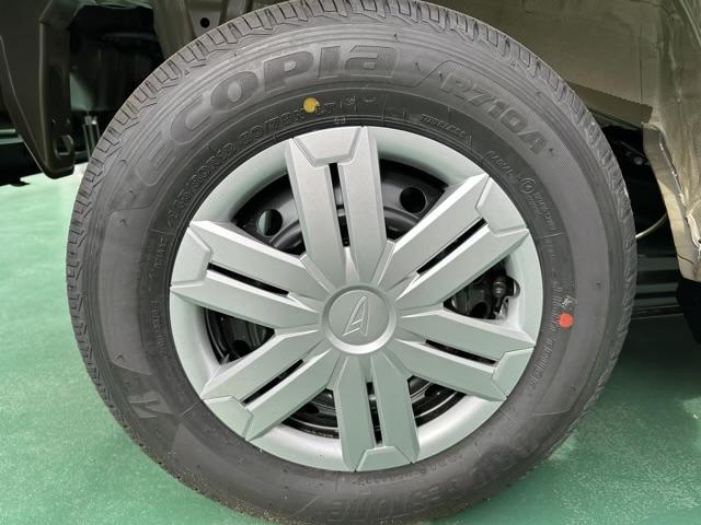 �[�ԑO�ɁA�ꑮ�̃N���[�j���O�X�^�b�t���A�s�b�J�s�J�ɃN���[�j���O���Ĕ[�Ԃ������܂��I�������A�s�b�J�s�J�̏�Ԃł��n������N���[�j���O��p���x�����z�Ɋ܂܂�Ă��܂��I