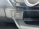 ｅ：ＨＥＶ　Ｘ・ＨｕＮＴパッケージ　ホンダセンシング　専用エクステリア　コンビシート（カーキ×ネイビー）　フルＬＥＤヘッドライト　ＬＥＤフォグライト　フルオートエアコン　本革巻ステアリング　ルーフレール　登録済未使用車（22枚目）