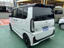 Ｎ－ＢＯＸカスタム ターボコーディネートスタイル　ホンダセンシング　ダイレクトプロジェクション式フルＬＥＤヘッドライト　ＬＥＤフォグランプ　両側パワースライドドア　電子制御パーキングブレーキ　シートヒーター　本革巻ステアリング　届出済未使用車（5枚目）