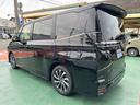 ヴォクシー ハイブリッドＳ－Ｚ　７人乗り　プロジェクター式ＬＥＤヘッドランプ　ユニバーサルステップ　１０．５インチディスプレイオーディオ　ＥＴＣ２．０　ＴＶ＋ＣＤ・ＤＶＤデッキ　両側パワースライドドア　シートヒーター　登録済未使用車（5枚目）