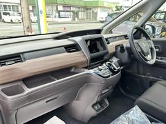 ★５年間新車保証★初度登録から５年間の新車保証が含まれています。長期間、安心してお乗り頂けます！保障費用は支払総額に含まれています！遠方のお客様は保証継承後、お近くのディーラーにて保証が受けられます！ 7