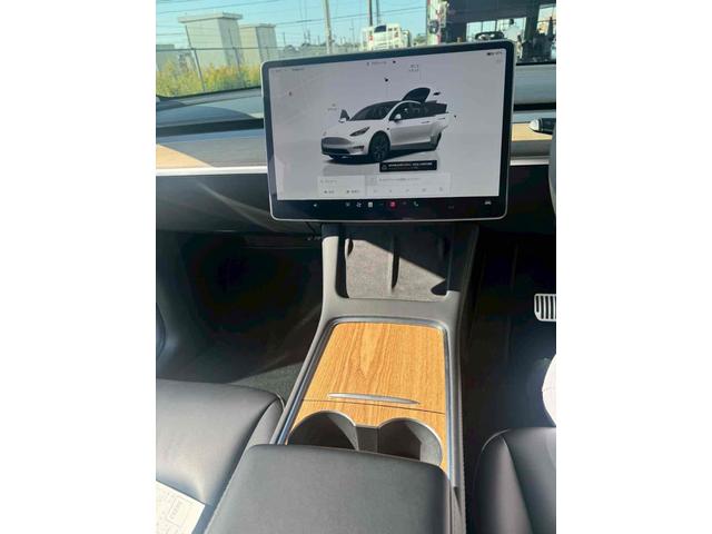 モデルＹ ベースグレード　ＥＴＣ　クリアランスソナー　パワーシート　サンルーフ　アルミホイール　ＣＶＴ　ＡＢＳ　ＥＳＣ　エアコン　パワーステアリング　パワーウィンドウ（3枚目）