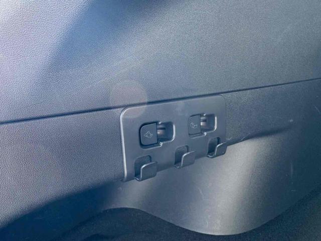 モデルＹ ベースグレード　ＥＴＣ　クリアランスソナー　パワーシート　サンルーフ　アルミホイール　ＣＶＴ　ＡＢＳ　ＥＳＣ　エアコン　パワーステアリング　パワーウィンドウ（4枚目）