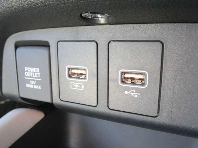 e:HEVホーム 20周年特別仕様車 メゾン 弊社デモカー 純正メモリーナビ Bluetooth USB ETC2.0 バックカメラ LEDヘッドライト オートハイビーム シートヒーター 16インチアルミホイール スマートキー イモビ 禁煙車(17枚目)